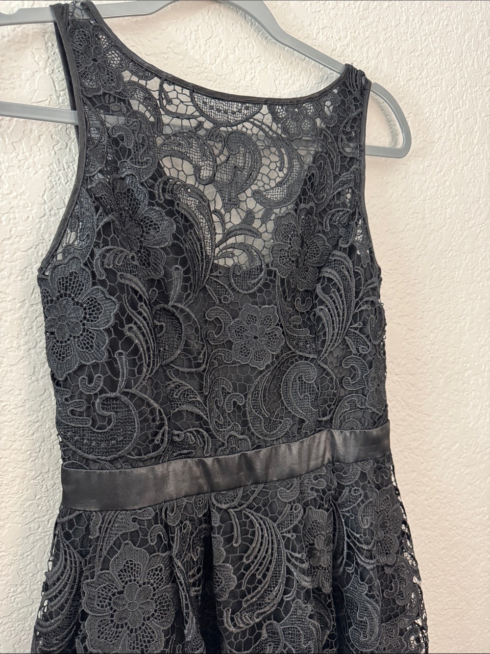 Aidan Mattox Black Lace Fit & Flare Cocktail Dress Size 4 - Picture 3 of 6